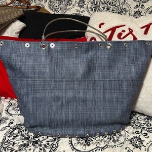 Hardware by Renee blue tote with wood base